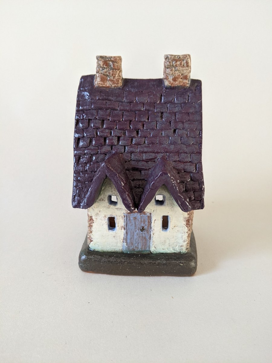  Cottage tealight holder