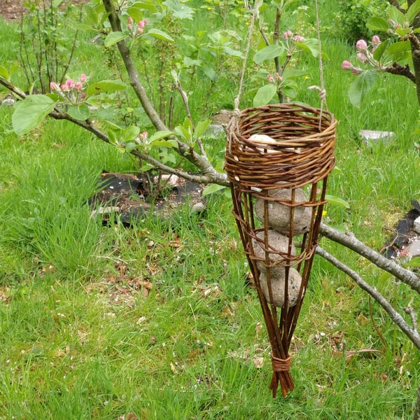 Willow birdfeeder