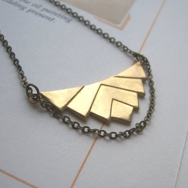 Elegant Deco necklace - golden geometric pendant - draped chain