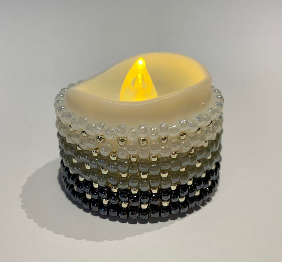 Bead tealight candle wrap holder