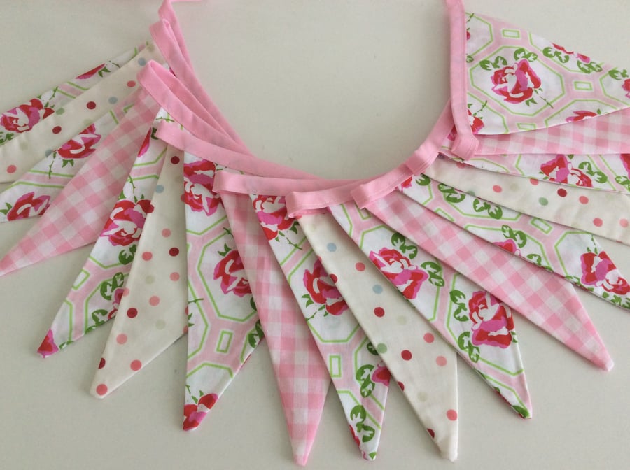 Long pink Bunting - 17flags 10ft 3.3m long plus ties a mix of pink shades