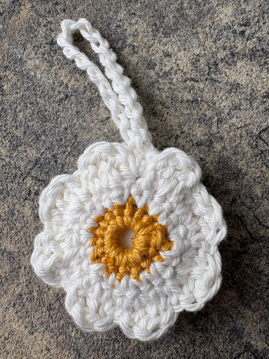 Daisy Bag charm and trolley token