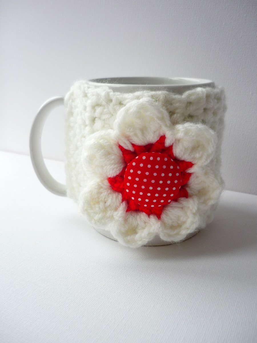 Mug with Chunky Crochet Cosy White with Flower Red & White Spotty