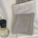 Reusable nail varnish remover wipes with optional storage bag