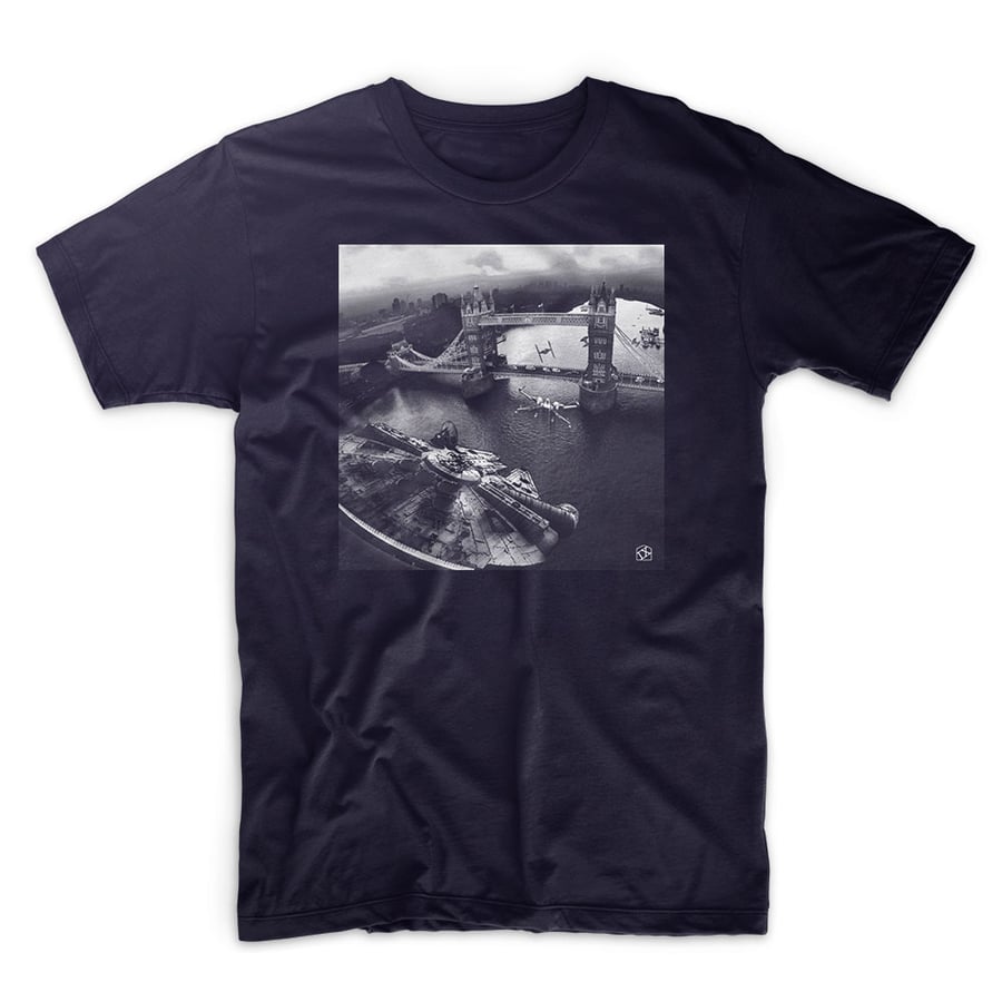 Star Wars v London - Incident at Tower Bridge - T shirt by IX T shirts