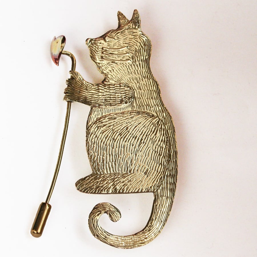 Cat brooch with heart pin