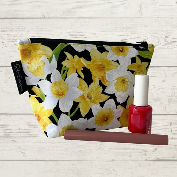 cosmetics bags white daffodils