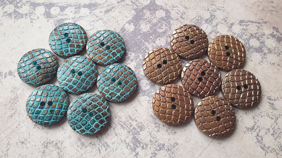 1" 25mm 40L Italian 1980's vintage Snakeskin effect buttons in 2 Rare colours
