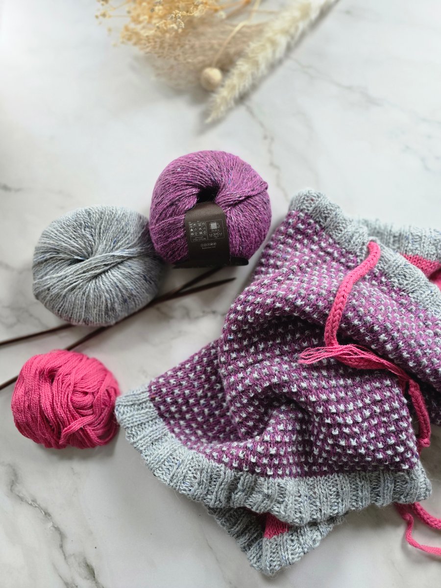 Hand knitted, adult's drawstring cowl with knitted lining