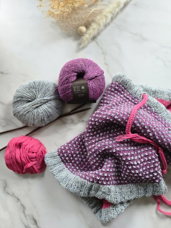 Hand knitted, adult's drawstring cowl with knitted lining