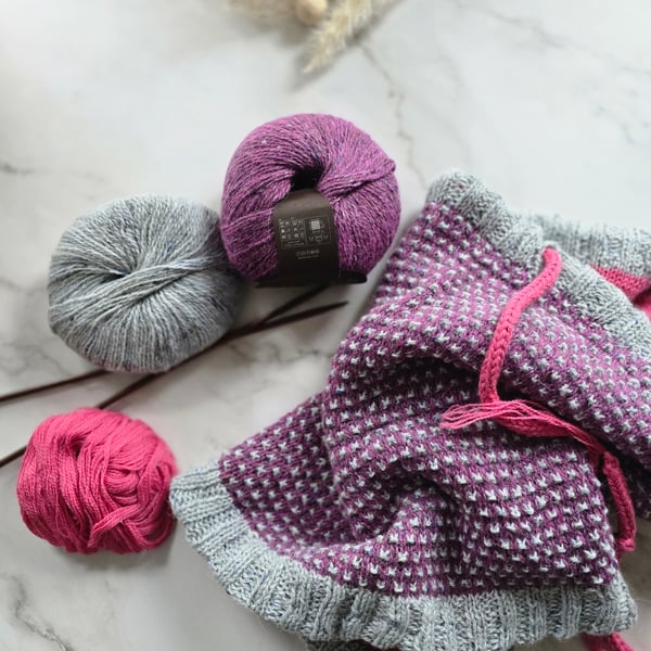 Hand knitted, adult's drawstring cowl with knitted lining