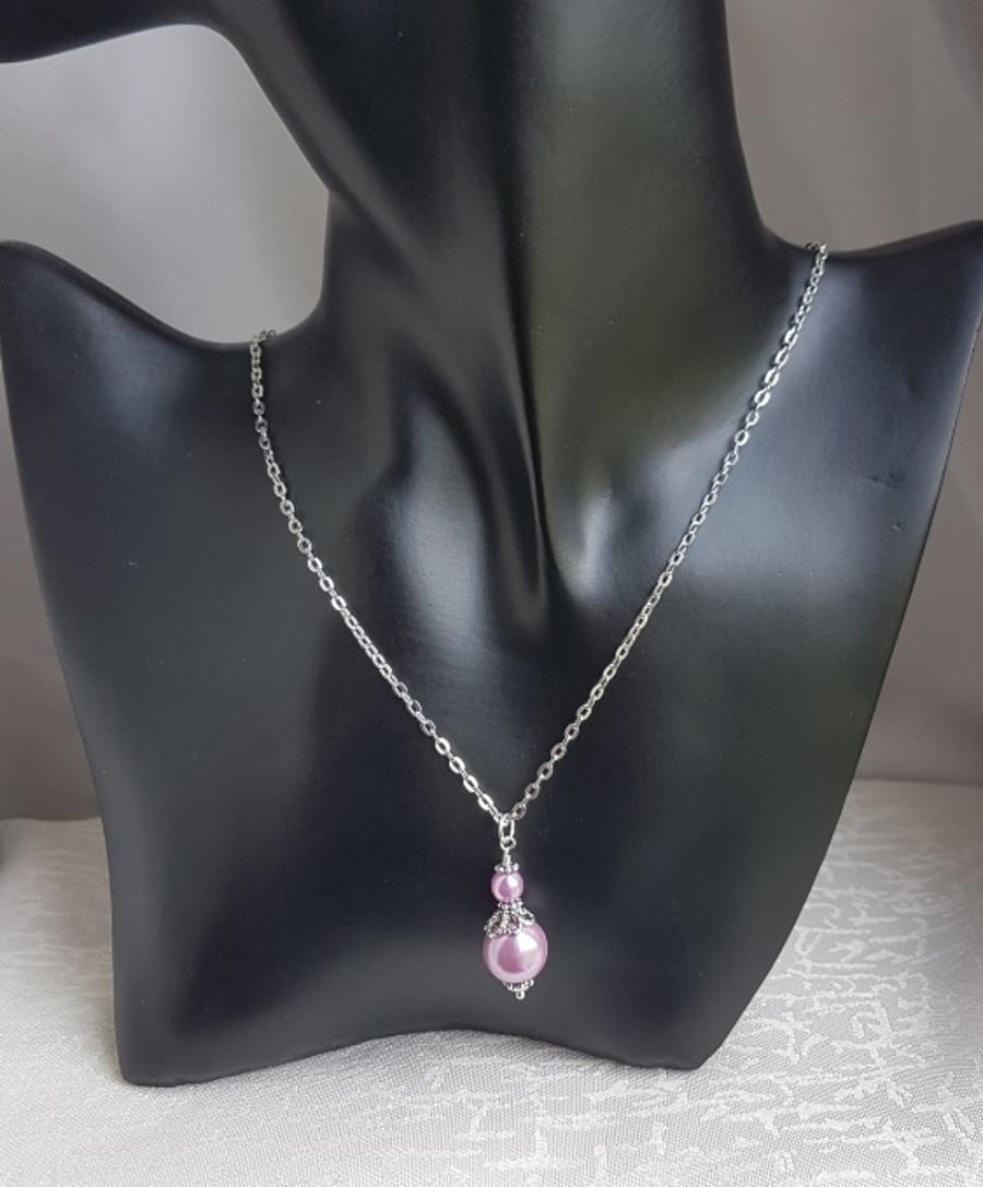 Gorgeous Pinky Lilac Glass pearl bead necklace