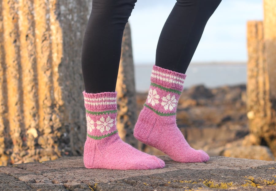Hand knit socks women's chunky sheep wool, handmade house dusky pink UK6-7