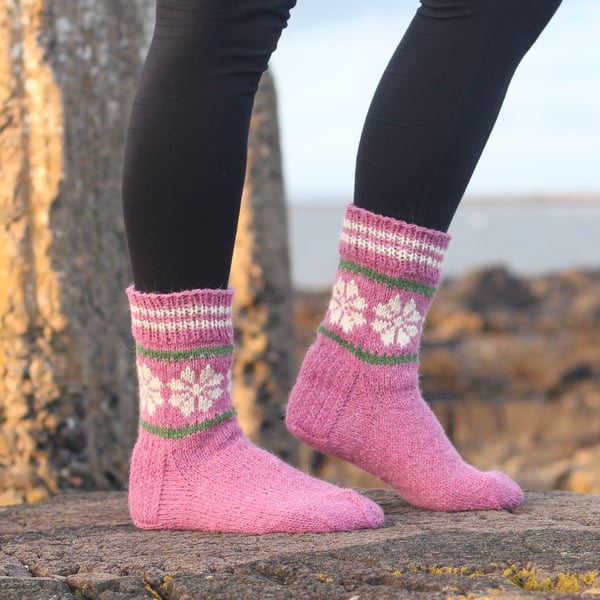 Hand knit socks women's chunky sheep wool, handmade house dusky pink UK6-7