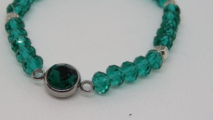 Emerald crystal connector bracelet