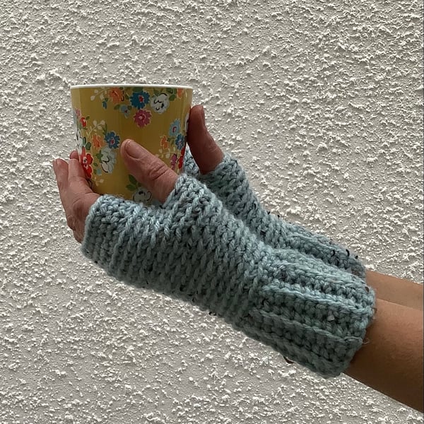 FINGERLESS MITTS , gloves ' Valley Tweed' . Soft  Merino wool blend. Blue.