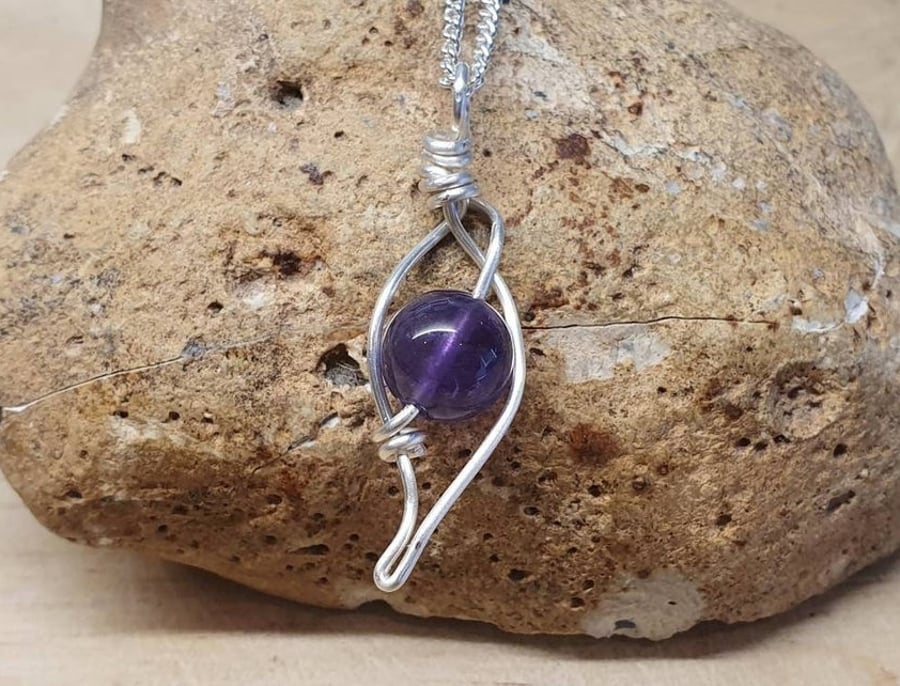 Small wire leaf amethyst pendant. Wire wrapped neckace. February Birthstone.