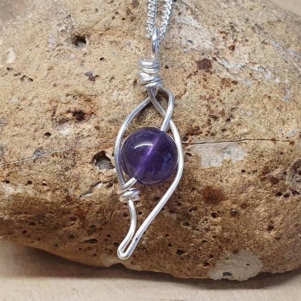 Small wire leaf amethyst pendant. Wire wrapped neckace. February Birthstone.
