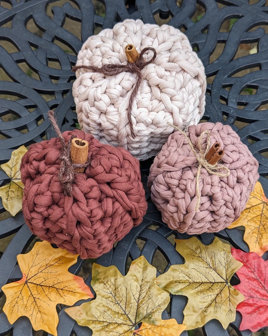 Pumpkins, Autumn decor, Halloween, set of pumpkins, crochet pumpkins
