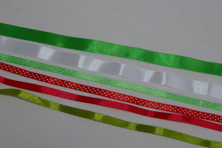 Ribbon Christmas assorted colours total 7 metres.
