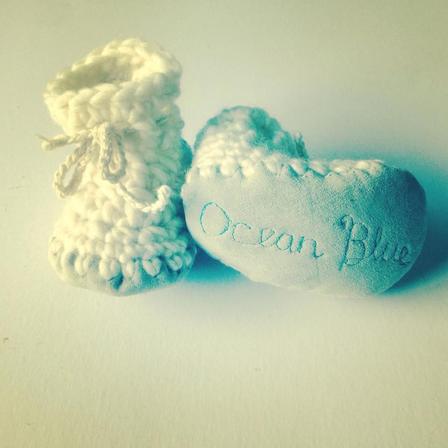 Personalised baby boots - off white - Baby gift - Christening - Naming ceremony