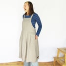 Pleated Linen Apron with Adjustable Crossback Straps and 3 Pockets, for Artists