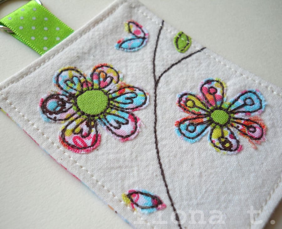 embroidered flowers keyring 