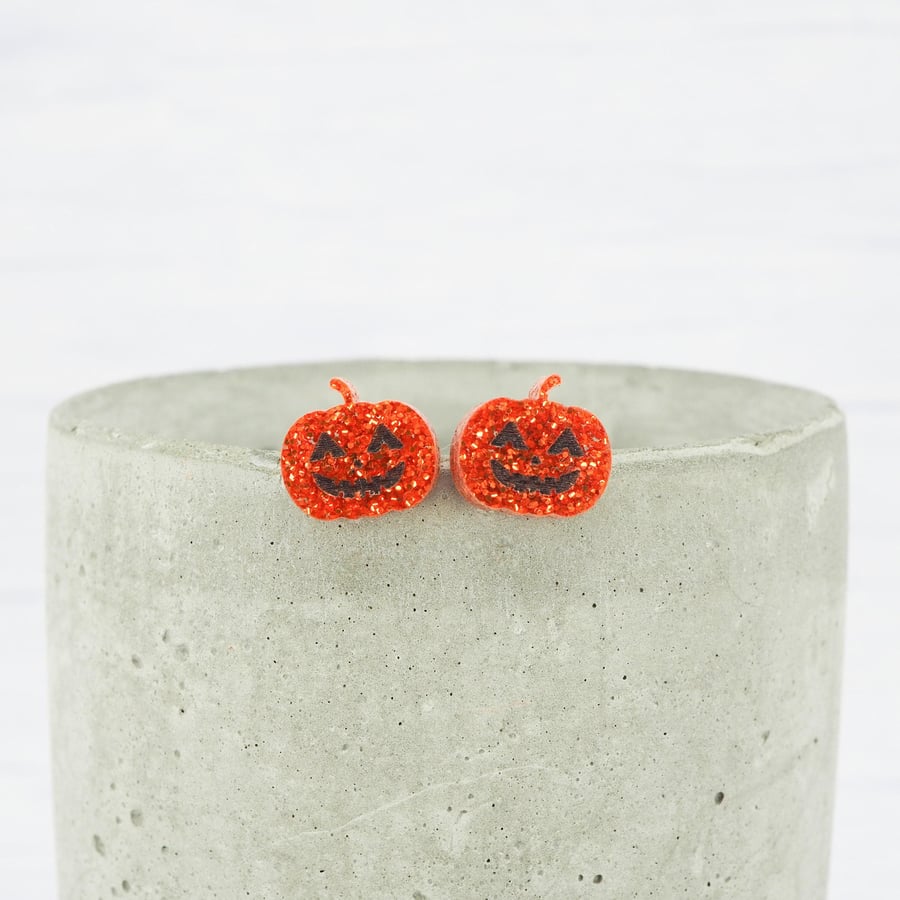 Titanium ear wire Orange glitter Pumpkin stud earrings - Hypoallergenic 
