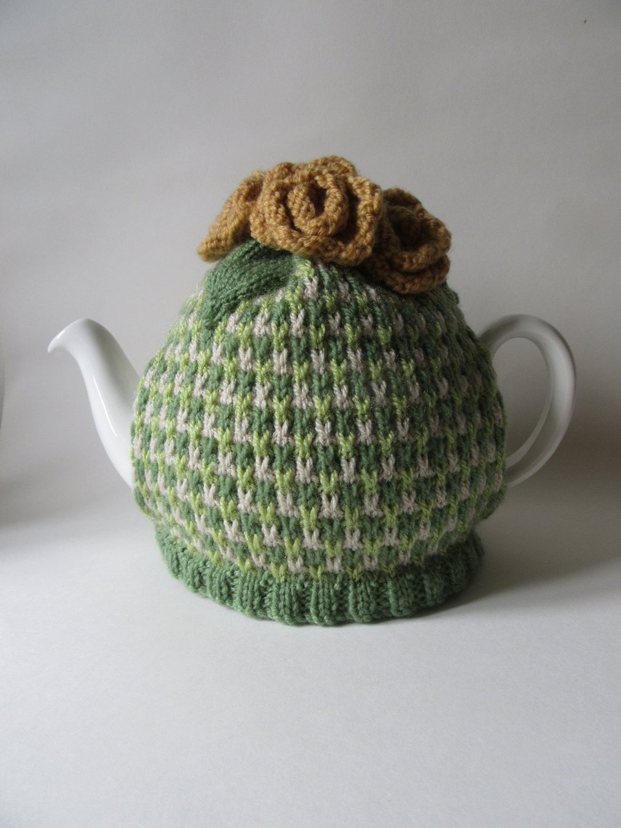 Tea cosy Tea cosie - green tweed with roses