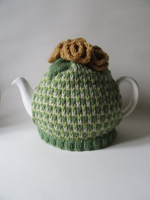 Tea cosy Tea cosie - green tweed with roses