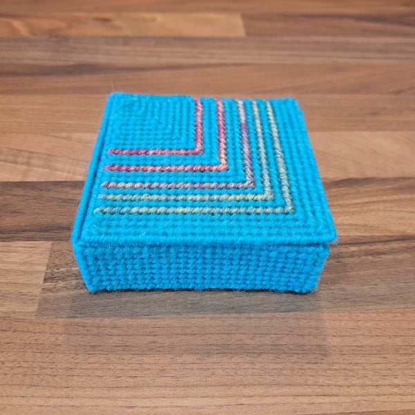 Container with lid for small desk items - light blue with contrasting stripes 