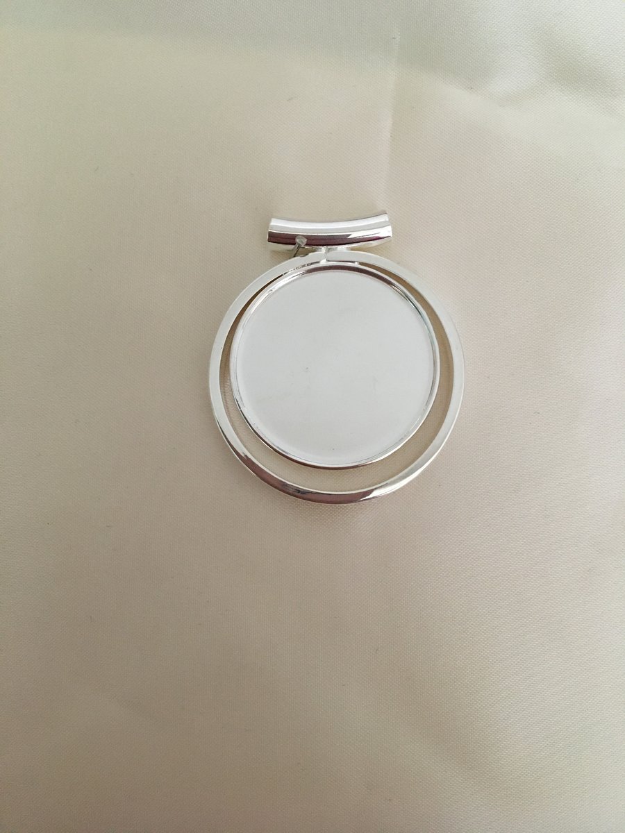 Offset Round Pendant Setting - S22