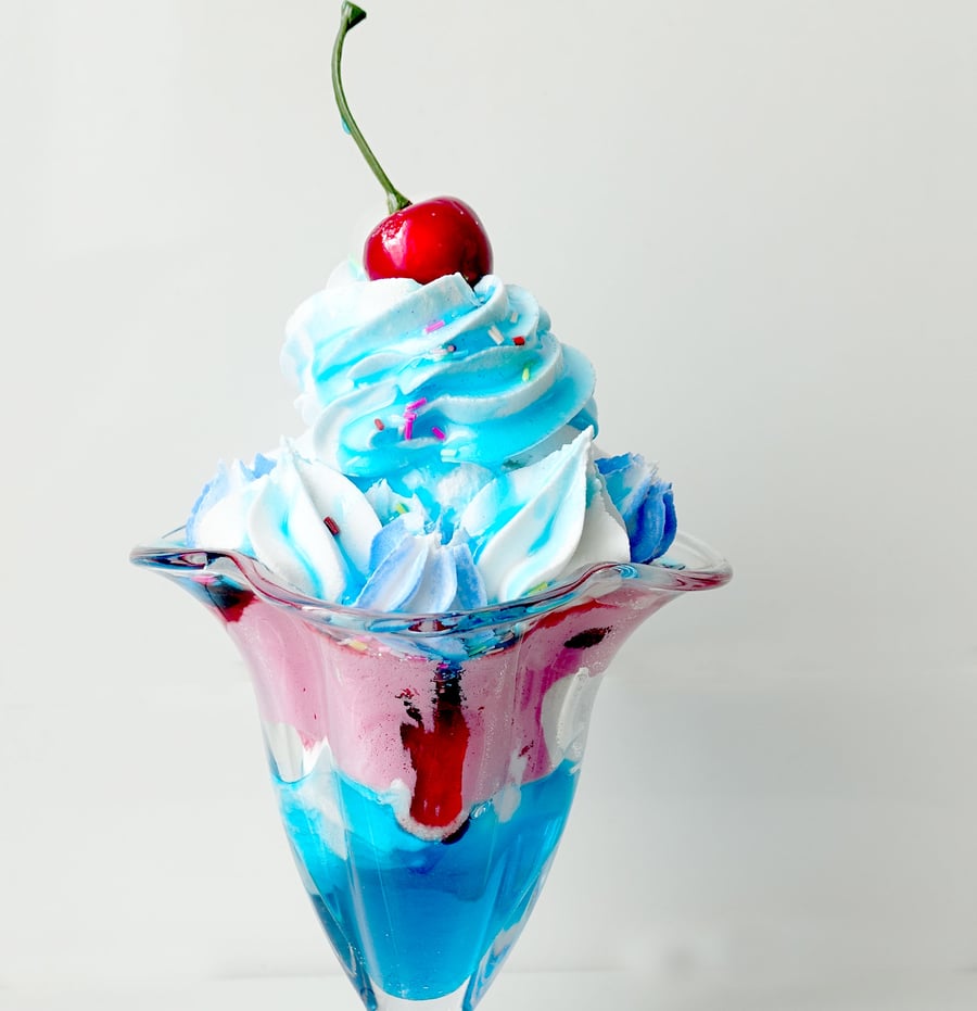 Platinum Queen's Jubilee Fake Sundae Table Decoration Party Prop 