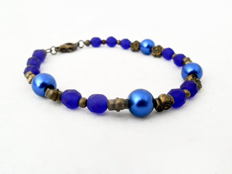 Dark blue bead bracelet