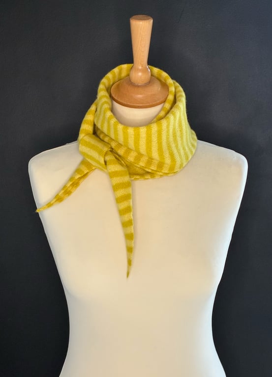 Long Pointy Scarf - Piccalilli & Daffodil