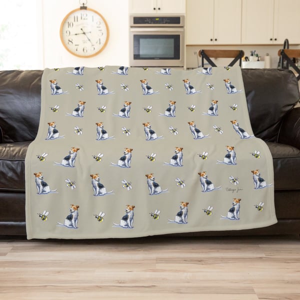 Fox Terrier and Bee Throw