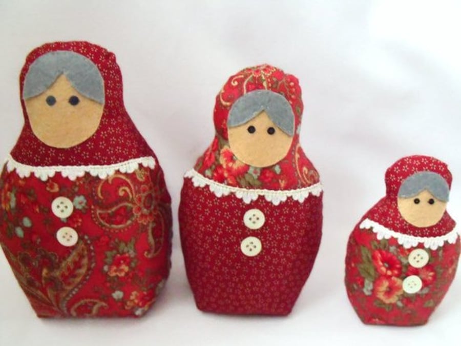 red graduated russian matryoshka nesting display art dolls, 7, 6, 4.5 inches