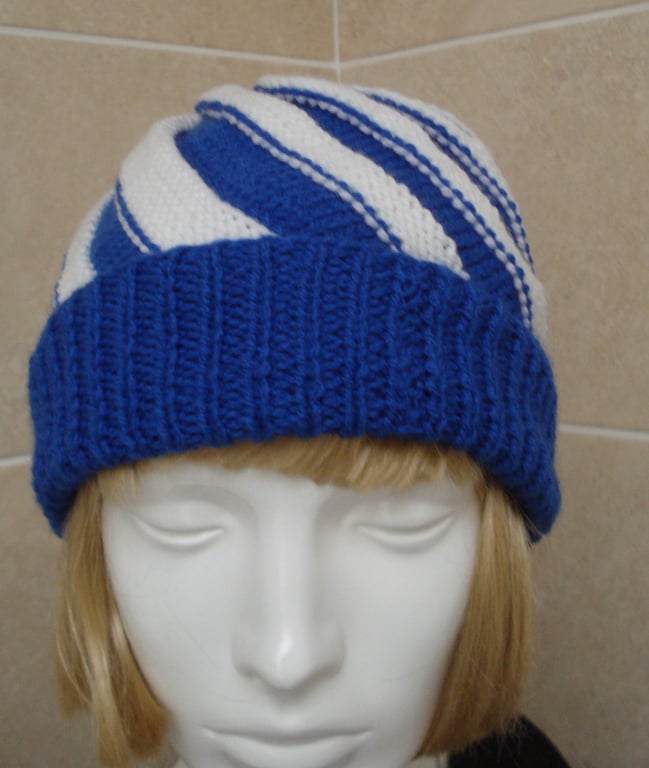 Hand Knitted Blue White Reversable Twist Hat Hand Knitted (J94)