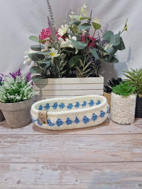 Glasses or trinket basket, hand crocheted 