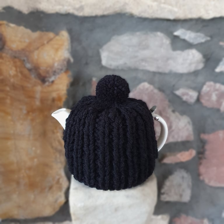 Tea Cosy, Cozy, Tea Pot Cover, Suki, For Life Compatible, Hand Knitted, Stump