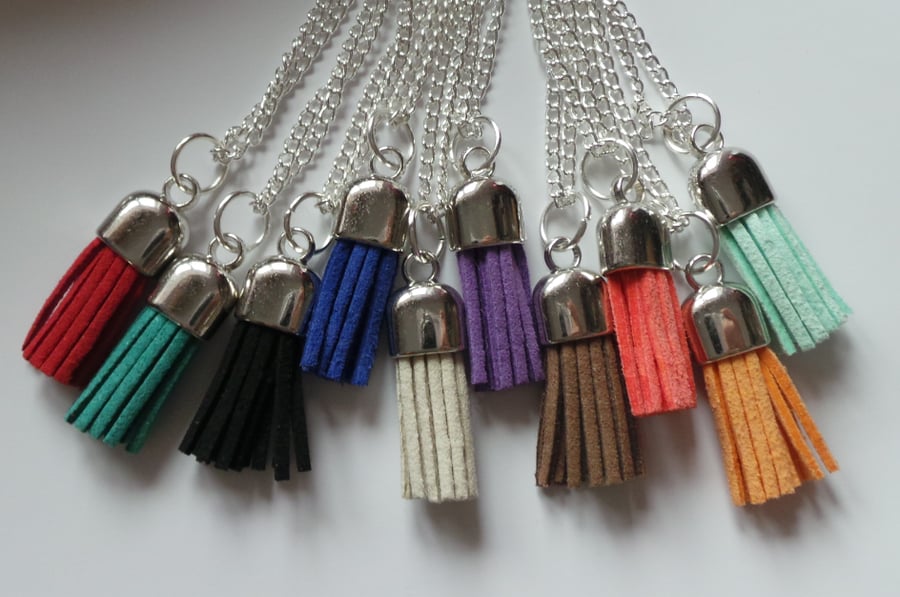 Suede-effect long chain necklace tassel charm - 10 different colours
