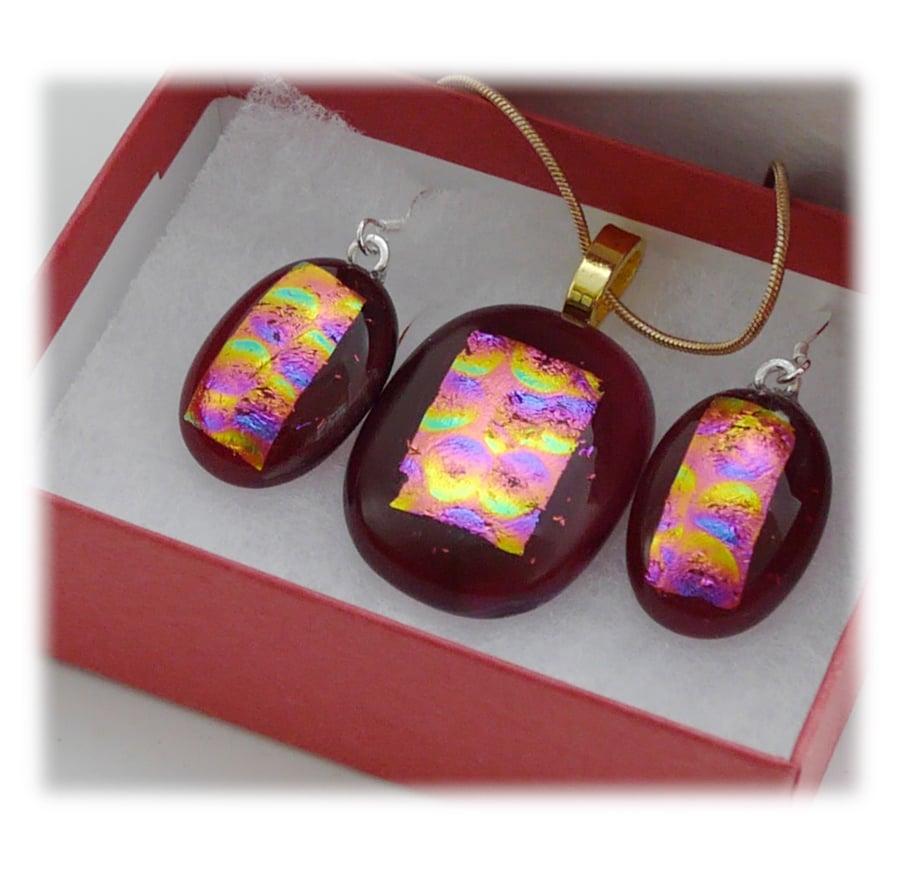 Dichroic Glass Pendant Earring Set 067 Cranberry Bubbles with gold plated chain