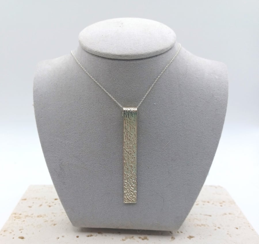 Sterling Silver Hammered Texture Rollover Bar Pendant Necklace, Silver Hammered 