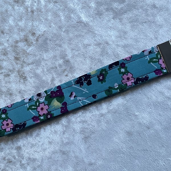 BLUE FLORAL WRISTLET KEYRING KEY HOLDER LANYARD FOB CHAIN 