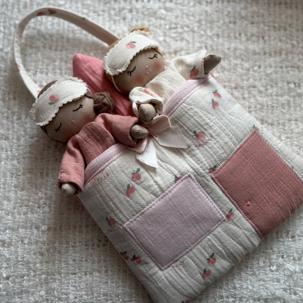 Handmade dolls house double bag with two mini rag dolls & outfits 