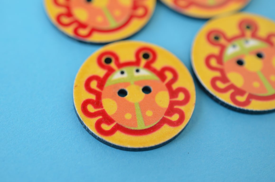 Ladybird Buttons Yellow Orange Red Plastic 6pk 25mm (P2)