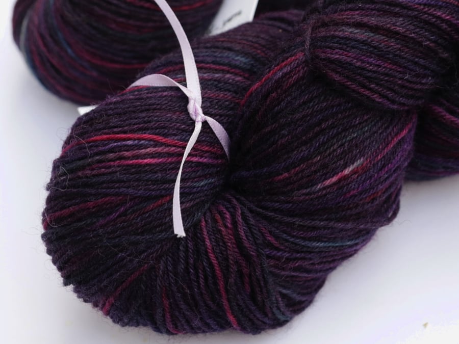 Crushed Velvet - Superwash merino-nylon 4-ply yarn