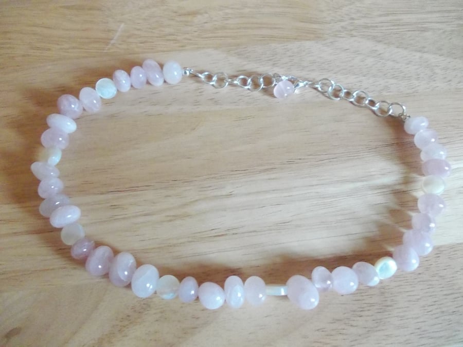 Rose quartz nugget and cream shell choker necklace