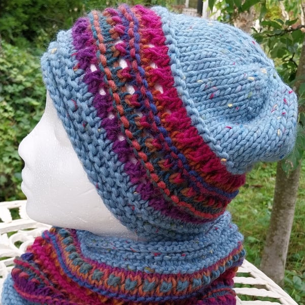 Handknit chunky wool hat and cowl set col 2 with Blue contrast