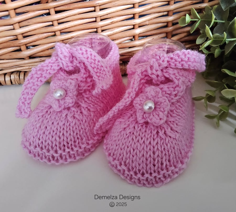 Designer Luxery Baby Girl's Hand Knitted Tie Booties with wool  3-6 months size